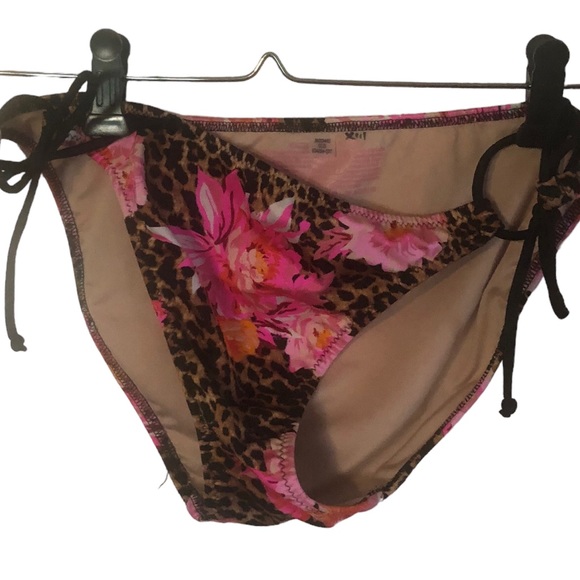 NWT Victoria Secret Bikini Set, 36B & Med bottom - Picture 8 of 9